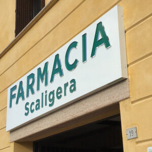 Insegna CASSONETTO TRAFORATO EFFETTO SPECCHIO